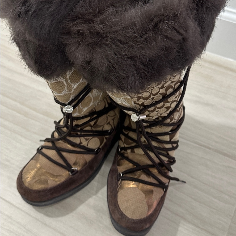 COACH SPECIAL EDITION FUR BOOTS - Picture 5 of 6